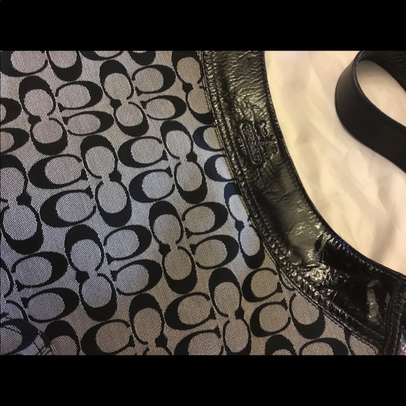 Pre-Owned Coach Signature Crossbody shoulder bag - Picture 2 of 8